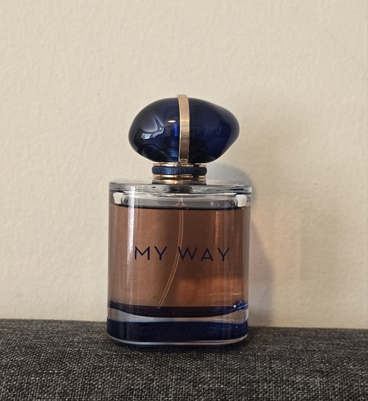 Giorgio Armani My Way Fragrance - Pink with Blue Cap - Picture 2 of 8